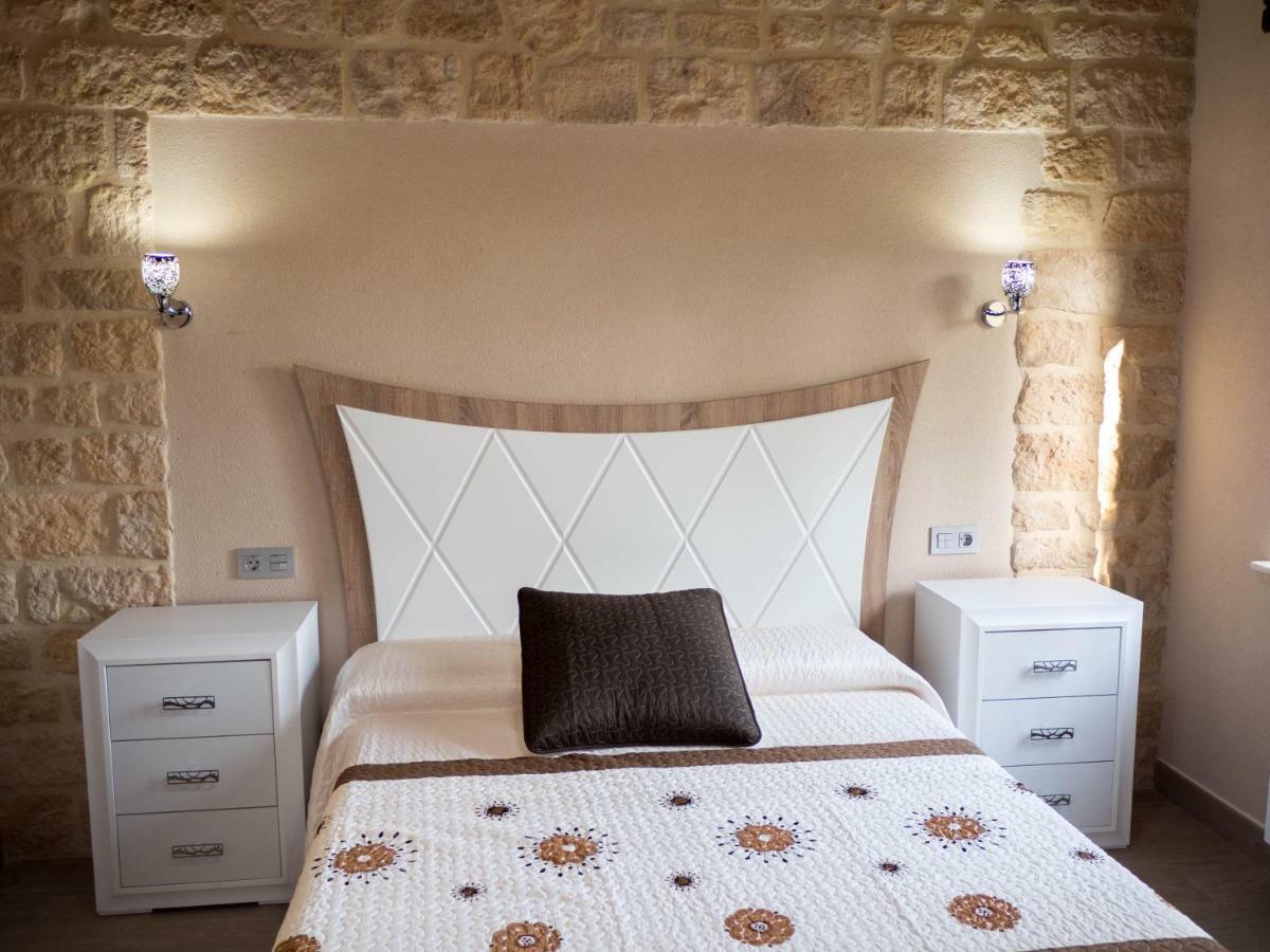 Apartamentos La Fabrica Villaluenga de la Vega Dış mekan fotoğraf