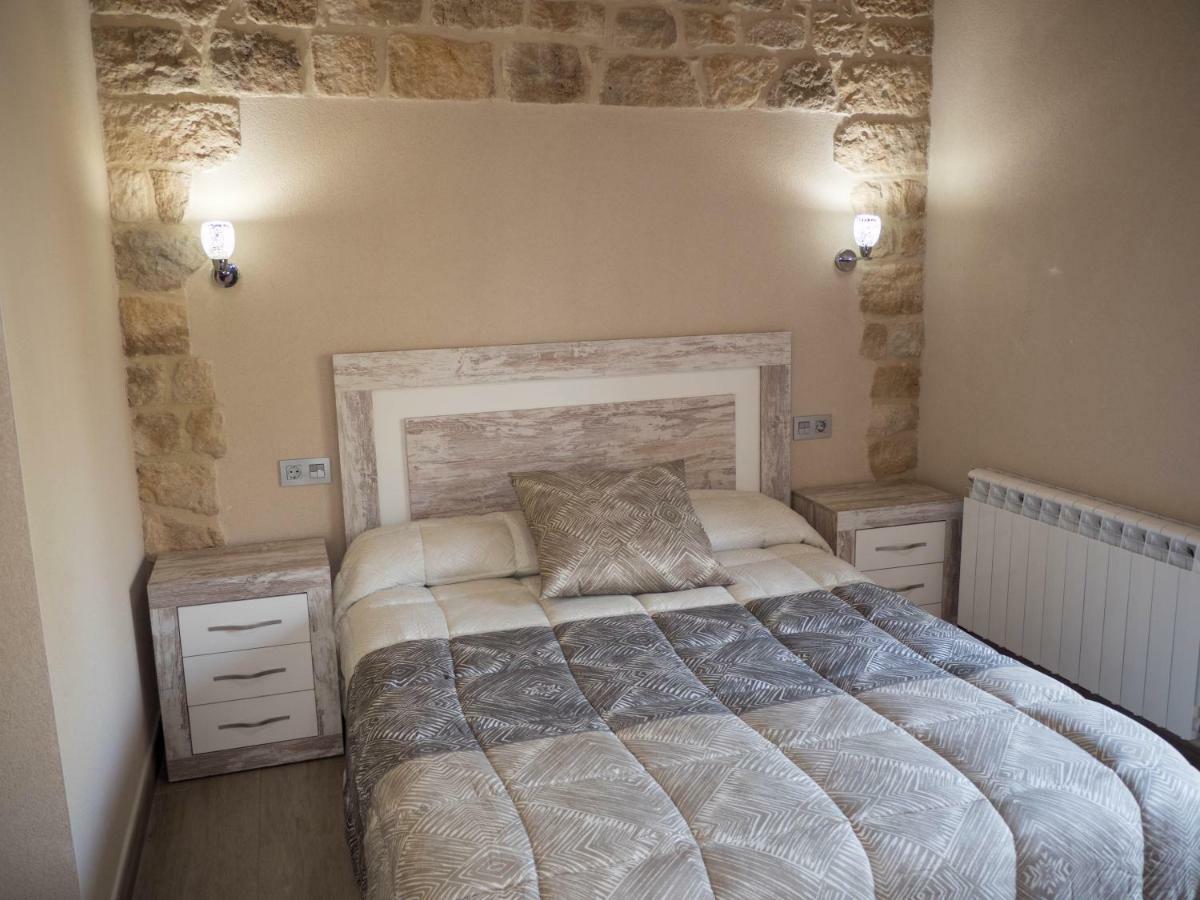 Apartamentos La Fabrica Villaluenga de la Vega Dış mekan fotoğraf